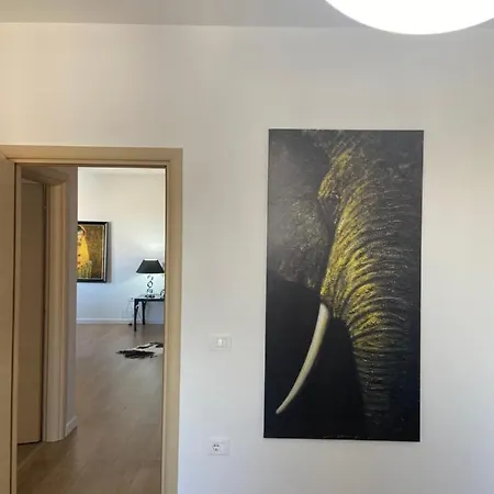 Mb Luxury Lägenhet Tirana