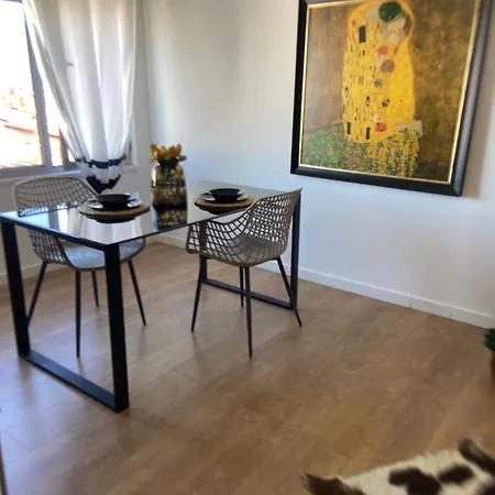 Mb Luxury Apartman Tirana