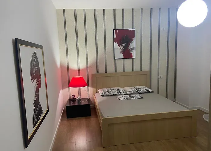 Mb Luxury Apartamento Tirana